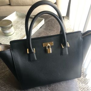 Angela Roi Sunday Tote Classic